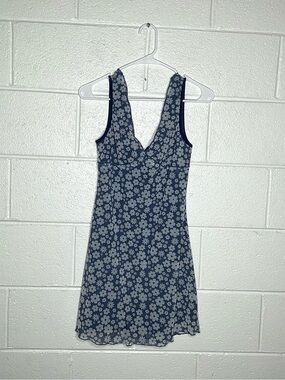 < Forever21 70’s Inspired Blue Floral Pattern Mini Dress Size Medium >